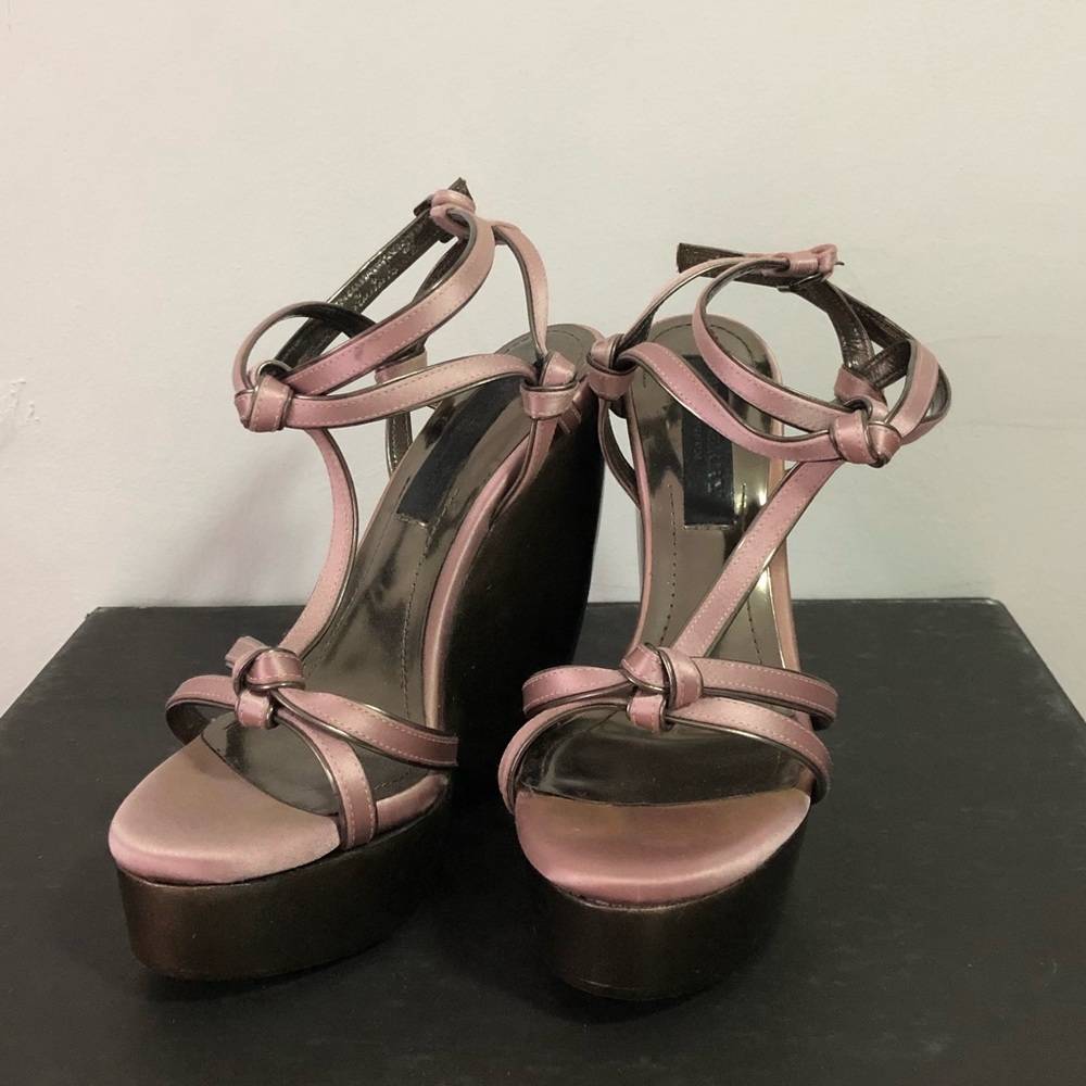 Burberry platform heels sandals gorgeous